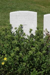 Terlincthun British Cemetery Wimille - Beck, H C