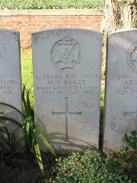 La Kreule Military Cemetery Hazebrouck - Baker, Maurice Stephen