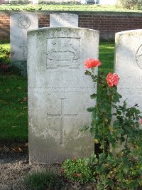 La Kreule Military Cemetery Hazebrouck - Berry, C