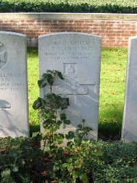 La Kreule Military Cemetery Hazebrouck - Browning, E W