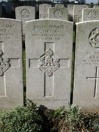 La Kreule Military Cemetery Hazebrouck - Buckner, Frank