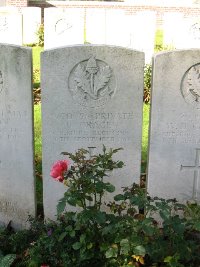 La Kreule Military Cemetery Hazebrouck - Cragen, D