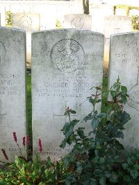 La Kreule Military Cemetery Hazebrouck - Dodd, George