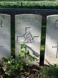 La Kreule Military Cemetery Hazebrouck - Donovan, A