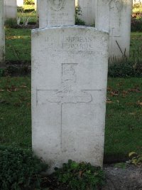 La Kreule Military Cemetery Hazebrouck - Edwards, M