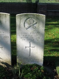 La Kreule Military Cemetery Hazebrouck - Elliott, Eustace William