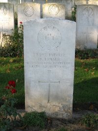La Kreule Military Cemetery Hazebrouck - Fraser, D
