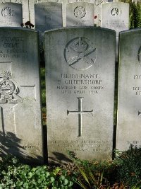 La Kreule Military Cemetery Hazebrouck - Gilderthorp, E