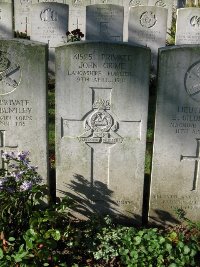 La Kreule Military Cemetery Hazebrouck - Grime, John