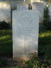 La Kreule Military Cemetery Hazebrouck - Halbert, T