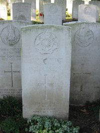 La Kreule Military Cemetery Hazebrouck - Harper, Victor