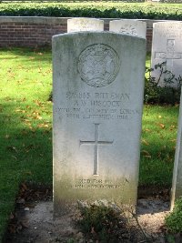 La Kreule Military Cemetery Hazebrouck - Hiscock, Alfred William