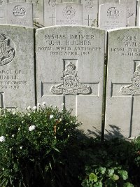 La Kreule Military Cemetery Hazebrouck - Hughes, John Henry
