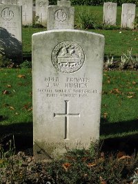La Kreule Military Cemetery Hazebrouck - Hughes, J W