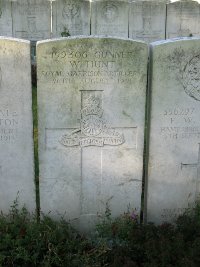 La Kreule Military Cemetery Hazebrouck - Hunt, W