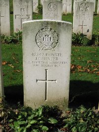 La Kreule Military Cemetery Hazebrouck - Hunter, J C