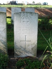 La Kreule Military Cemetery Hazebrouck - Huthert, Harrison