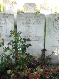 La Kreule Military Cemetery Hazebrouck - Jenkins, W J