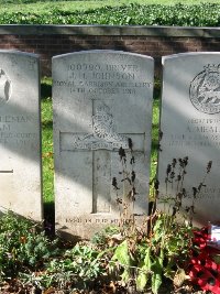 La Kreule Military Cemetery Hazebrouck - Johnson, John Henry