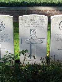 La Kreule Military Cemetery Hazebrouck - Leonard, Edward John
