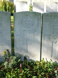 La Kreule Military Cemetery Hazebrouck - Lukins, G H