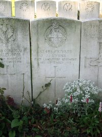 La Kreule Military Cemetery Hazebrouck - Lyons, J J