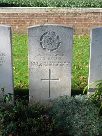 La Kreule Military Cemetery Hazebrouck - McNair, James Todd
