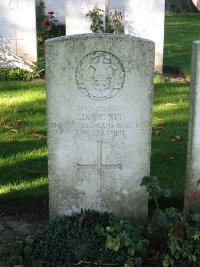 La Kreule Military Cemetery Hazebrouck - McNee, James Duncan