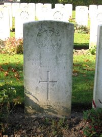 La Kreule Military Cemetery Hazebrouck - Menzies, Robert Gorrie