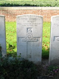 La Kreule Military Cemetery Hazebrouck - Morgan, Noah
