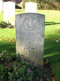 La Kreule Military Cemetery Hazebrouck - Myers, John Hudson