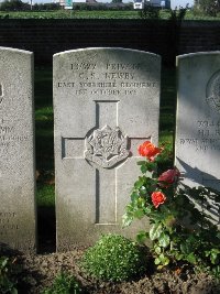 La Kreule Military Cemetery Hazebrouck - Newby, Charles Steel