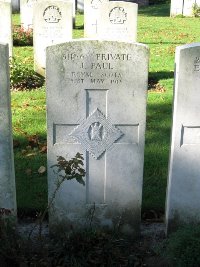 La Kreule Military Cemetery Hazebrouck - Paul, John