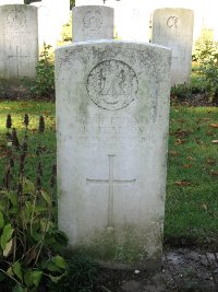 La Kreule Military Cemetery Hazebrouck - Pearson, J