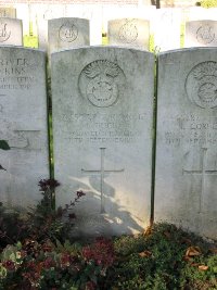 La Kreule Military Cemetery Hazebrouck - Price, Isaiah