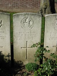 La Kreule Military Cemetery Hazebrouck - Redgate, Alfred Haydn