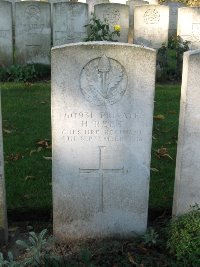 La Kreule Military Cemetery Hazebrouck - Rees, H