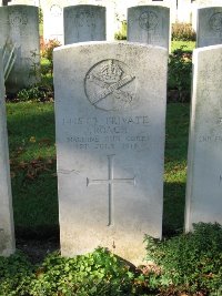 La Kreule Military Cemetery Hazebrouck - Roach, J E