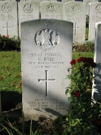 La Kreule Military Cemetery Hazebrouck - Rose, G