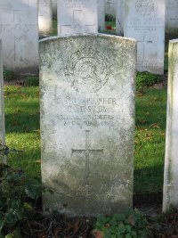 La Kreule Military Cemetery Hazebrouck - Silby, E O F