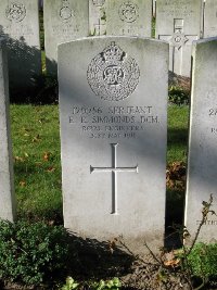 La Kreule Military Cemetery Hazebrouck - Simmonds, Ernest Edward