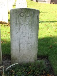 La Kreule Military Cemetery Hazebrouck - Smith, W