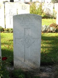 La Kreule Military Cemetery Hazebrouck - Veitch, J