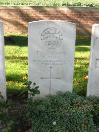 La Kreule Military Cemetery Hazebrouck - White, W