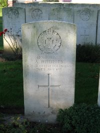 La Kreule Military Cemetery Hazebrouck - Whiteley, Arthur