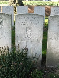 La Kreule Military Cemetery Hazebrouck - Williamson, J H