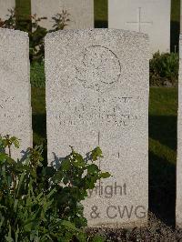 Noeux-Les-Mines Communal Cemetery - Whyte, J I