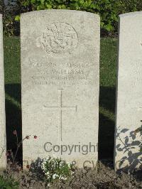 Noeux-Les-Mines Communal Cemetery - Williams, S J