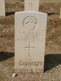 Cassino War Cemetery - Bennett, Leslie