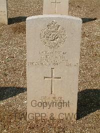 Cassino War Cemetery - Cann, James Henry